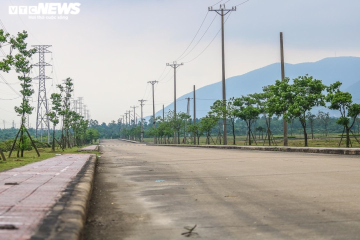 Sau hơn 10 năm kể từ khi được phê duyệt dự án vẫn đìu hiu, thiếu vắng nhà đầu tư. (Ảnh: VTC News).
