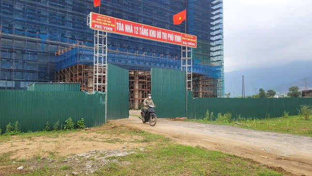 Thời gian hoàn thành dự án trong vòng 3 năm kể từ khi được bàn giao đất. Cụ thể từ quý II/2010 đến quý IV/2012 thi công san nền, hệ thống giao thông, cấp thoát nước và hoàn thành phần hạ tầng kỹ thuật khu đô thị trên diện tích 20ha; từ quý III/2010 triển khai thi công tòa nhà khách sạn 12 tầng và hoàn thành vào quý IV/2012. (Ảnh: Tiền Phong).