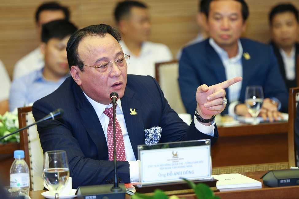 Tính đến cuối năm 2019, tổng tài sản của Tập đoàn Tân Hoàng Minh và các Công ty thành viên dự kiến đạt trên 30.000 tỷ đồng. Trong đó, Công ty mẹ Tân Hoàng Minh có tài sản trên 13.932 tỷ đồng. Các công ty con nổi bật là Ngôi Sao Việt (7.013 tỷ đồng), Soleil (5.897 tỷ đồng), Phú Thanh (2.465 tỷ đồng), Cung Điện Mùa Đông (1.182 tỷ đồng).