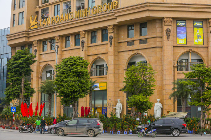 Theo Dân việt, ông Đỗ Anh Dũng nắm giữ cổ phần tại nhiều doanh nghiệp, ước tính số tài sản lên đến gần 10.000 tỷ đồng. Đầu tiên, phải kể đến Tập đoàn Tân Hoàng Minh, nơi ông Dũng đang sở hữu 51,48% trong tổng số vốn điều lệ đến 10.000 tỷ đồng của doanh nghiệp, tương ứng 5.148 tỷ đồng. (Ảnh: Người lao động).