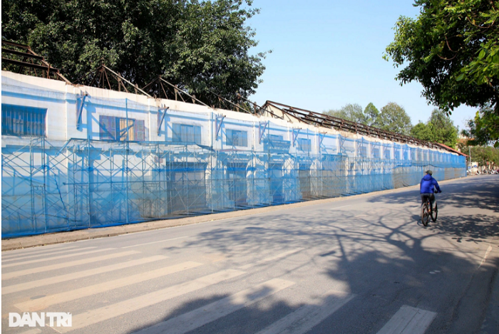 Khu đất 61 Trần Phú (quận Ba Đình, Hà Nội) có vị trí đắc địa bậc nhất Thủ đô hiện nay, khi chỉ cách quảng trường Ba Đình khoảng 400m. Vị trí cách không xa Hội trường Ba Đình, Văn phòng Quốc hội, Bộ Tư pháp, Sân vận Hàng Đẫy, Bệnh viện Xanh Pôn, nhiều đại sứ quán... (Ảnh: Dân Trí).