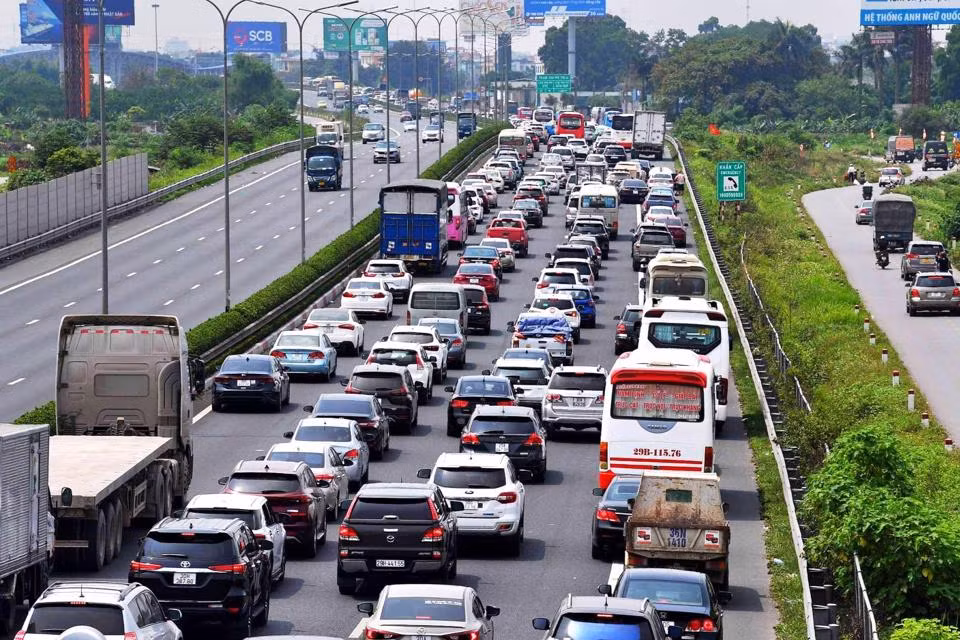 Toan canh giao thong ca nuoc ngay dau nghi le 30/4 - 1/5-Hinh-2