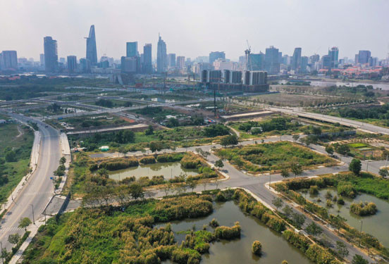 Loat du an gay xon xao gan lien voi ten tuoi ong Do Anh Dung - Tan Hoang Minh-Hinh-2