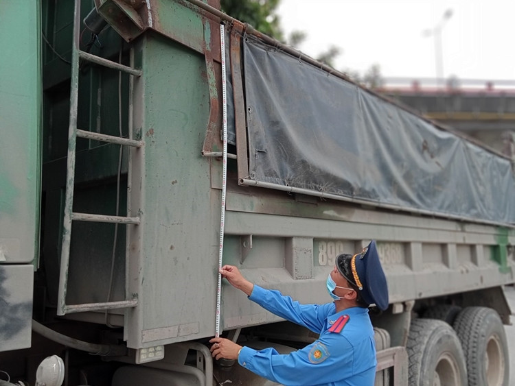 Có nhiều xe tải cơi nới thành thùng lên đến 200%.