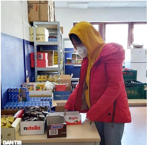 Cuoc song ben trong trai ti nan, nha container cua nguoi Viet roi Ukraine-Hinh-4