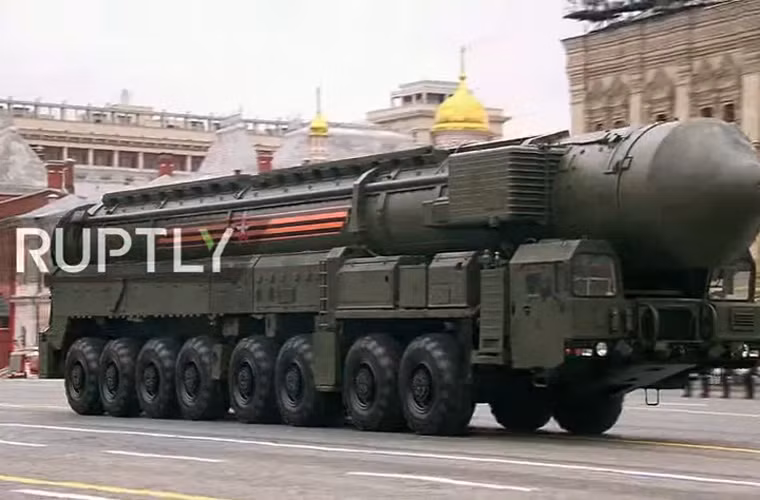 Bệ phóng tự hành tổ hợp tên lửa đạn đạo liên lục địa RS-24 Yars. Nguồn ảnh: RT