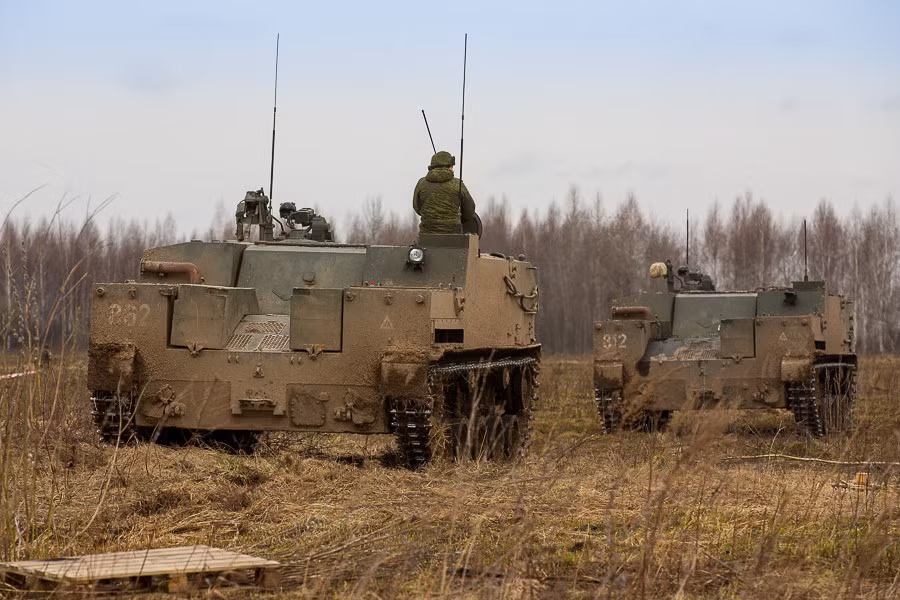 Tuy nhìn BTR-MDM mi nhon so với họ xe lục quân BTR-80/82A, thế nhưng nó có khả năng chở tới 13 binh sĩ. Nguồn ảnh: Arms-Expo