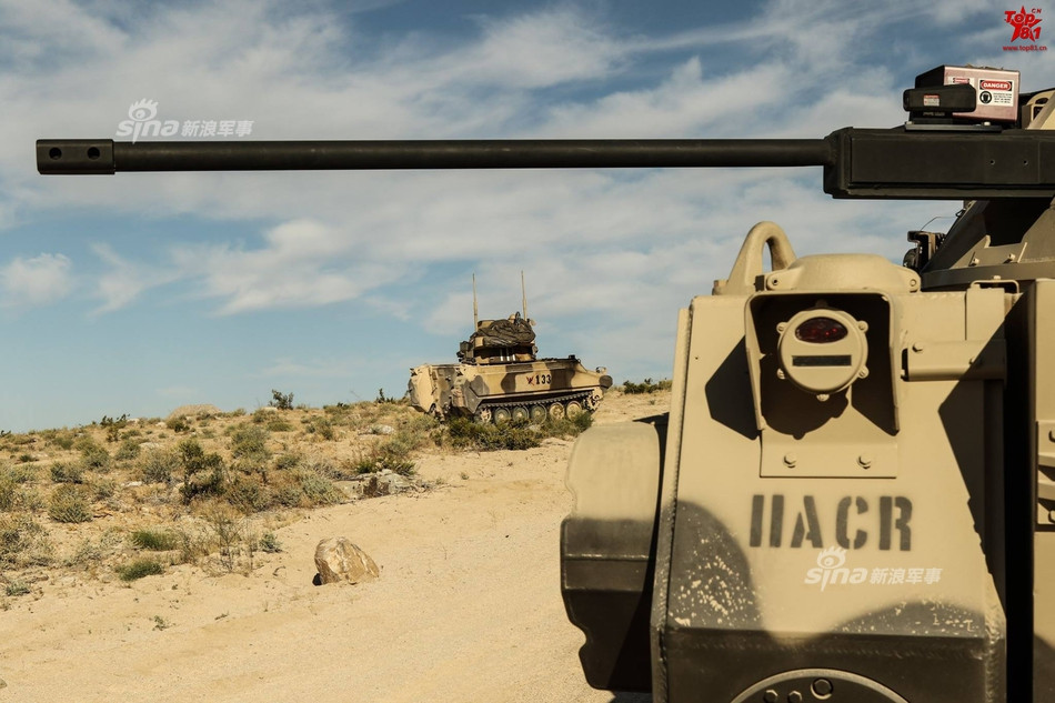 Các hỏa lực của T-80 hay BMP Mỹ đương nhiên là không thể bắn được, nó chỉ mang tính chất trang trí là chính. Nguồn ảnh: Sina