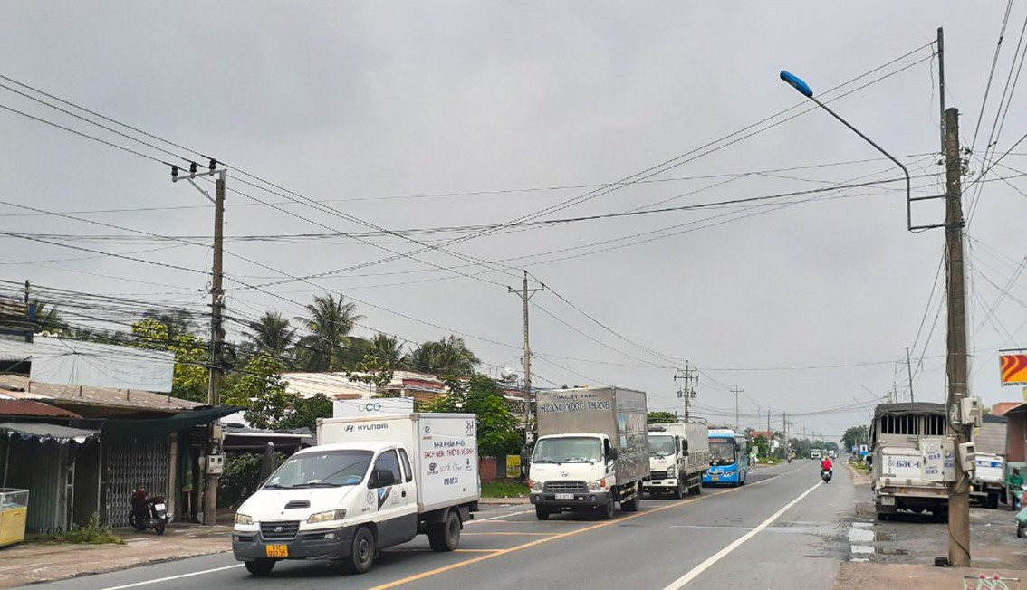 Tien Giang: Cty Tin Hieu trung thau thi cong den chieu sang tuyen QL50