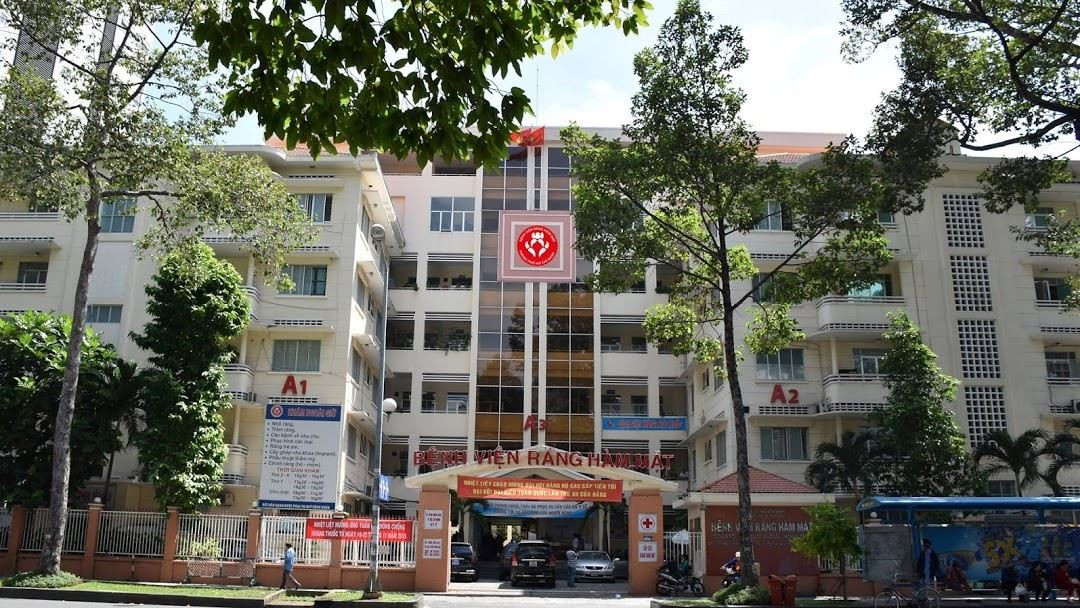 TP HCM: Vì sao 4 nhà thầu bỏ giá thấp lại trượt thầu tại BV Răng Hàm Mặt? TP HCM: Vi sao 4 nha thau bo gia thap lai truot thau tai BV Rang Ham Mat?