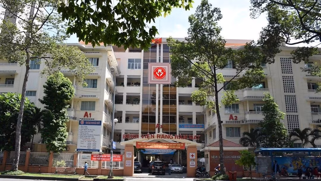 TP HCM: Vi sao 4 nha thau bo gia thap lai truot thau tai BV Rang Ham Mat?