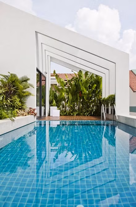 Lưu ý, với những thiết kế bể bơi trên nóc nhà cần tính toán sự cân bằng trọng lượng trong cả căn nhà.