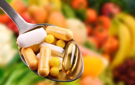 Phần lớn các loại thuốc bổ, thực phẩm chức năng được quảng cáo rầm rộ đều chứa các thành phần thúc đẩy tăng trưởng rất mạnh, gây mất cân bằng nội tiết tố dẫn đến dậy thì sớm ở trẻ nhỏ.