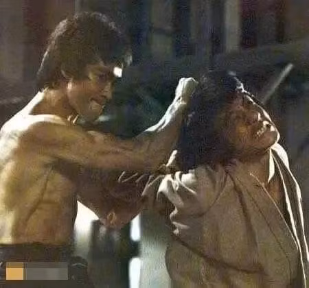 Lý Tiểu Long và Thành Long trong phim Bruce Lee and I (1975).