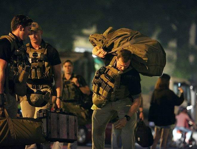 Mật vũ Mỹ mang theo vũ khí hạng nặng được ghi lại vào năm 2017.