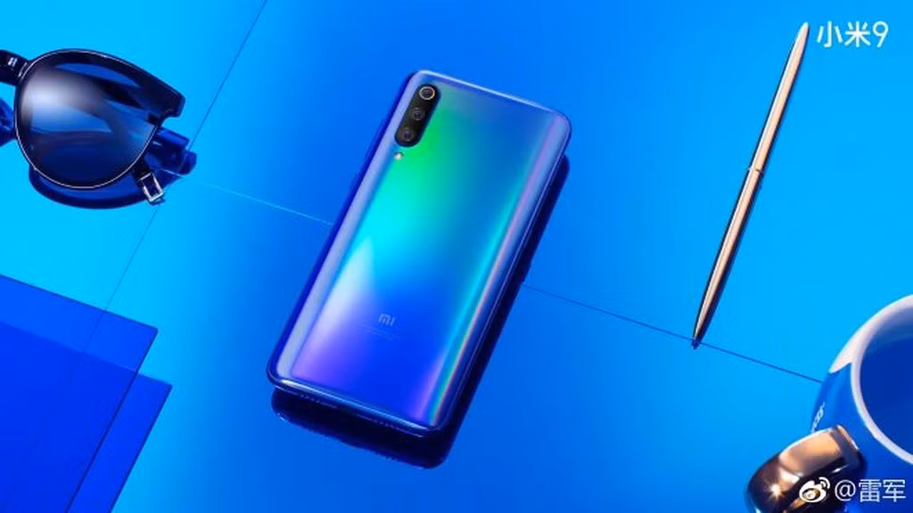 CEO Xiaomi nha hang Mi 9: mat lung gradient, 3 camera sau