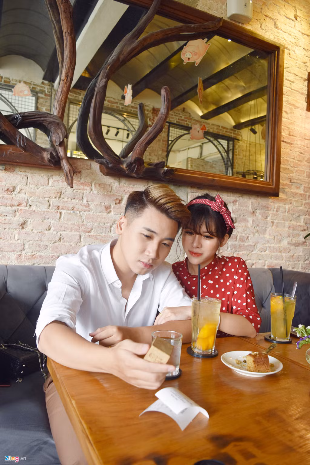 Vlog Huy Cung: 'Chua tung yeu co gai nao tuyet voi nhu vo”-Hinh-5