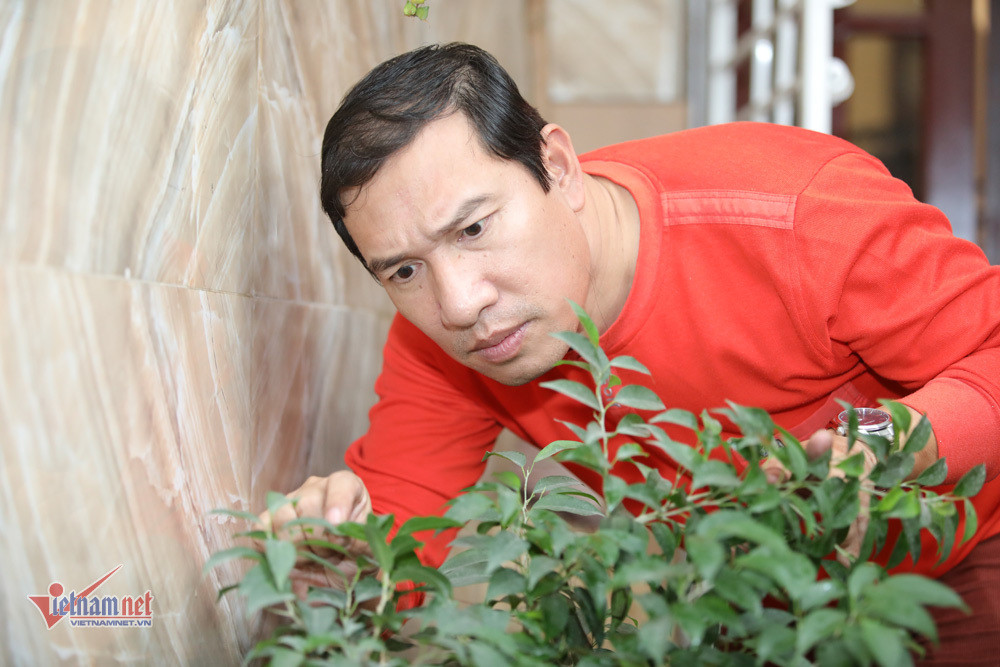 Đã từ nhiều năm nay công việc mua sắm bánh kẹo thức ăn cho những ngày Tết đều được vợ và mẹ Quang Thắng lo toan. Nam diễn viên cho biết ngày Tết đặc biệt thích ăn giò bò, giò lụa và bánh chưng. Vì bận rộn nên gia đình anh không gói bánh chưng nhưng cá nhân anh đã nhiều năm tham gia gói bánh chưng cho trẻ ở làng SOS. 