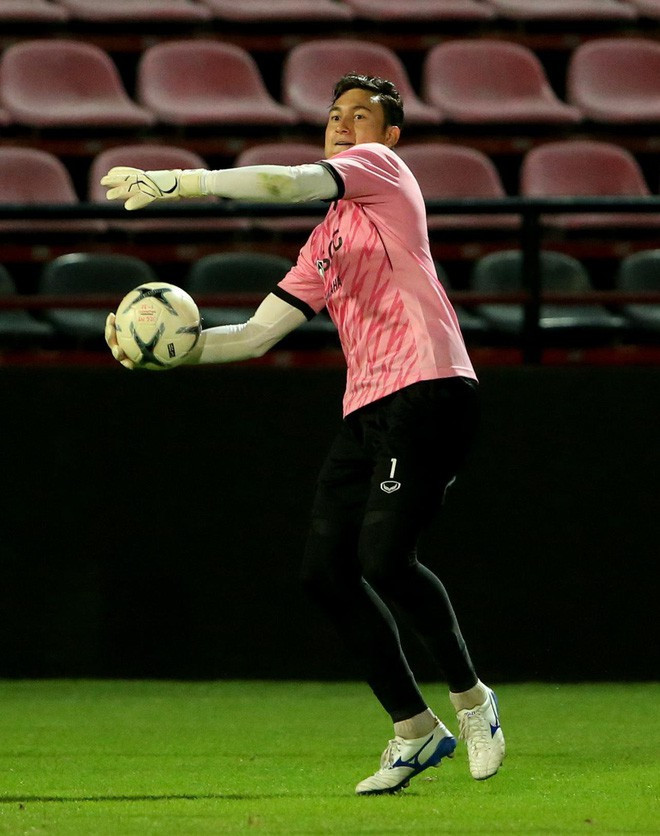 Yen Xuan sang Thai Lan co vu Lam Tay-Hinh-2