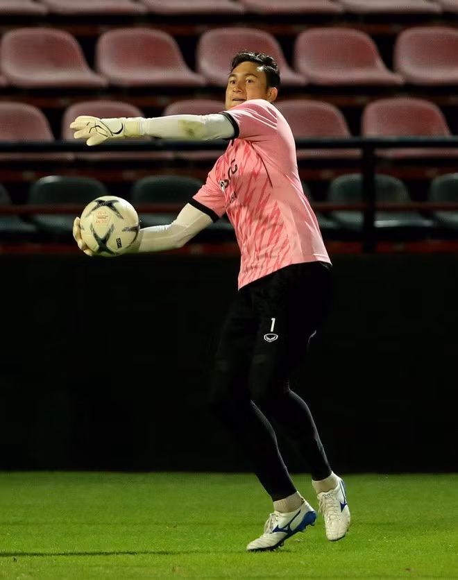 Yen Xuan sang Thai Lan co vu Lam Tay-Hinh-2