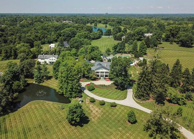 11. Village of Indian Hill, Ohio: Nằm ở hạt Hamilton, Village of Indian Hill là khu vực ngoại ô của thành phố Cincinnati. Nơi đây có thu nhập trung bình hộ gia đình là 339.267 USD (~7,88 tỷ đồng).