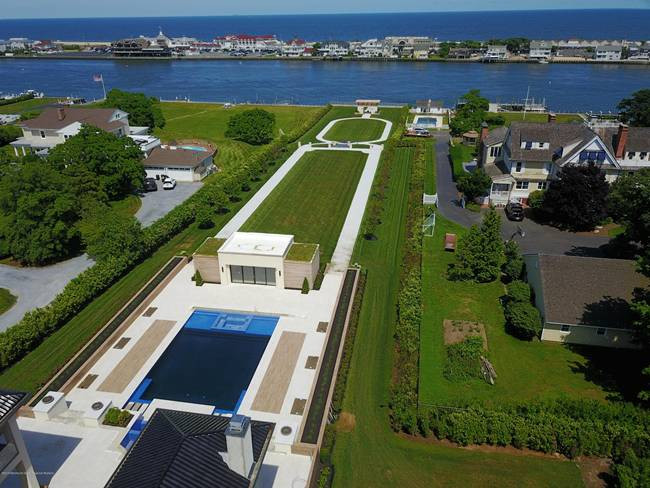 19. Rumson, New Jersey: Rumson đã nhảy 19 bậc lên vị trí thứ 19 đáng kinh ngạc. Thu nhập trung bình hộ gia đình ở đây là 303.542 USD (~7 tỷ đồng).