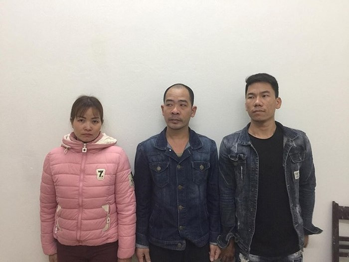 Ha Noi: Triet pha o bac thu giu 400 trieu dong va 2 khau sung