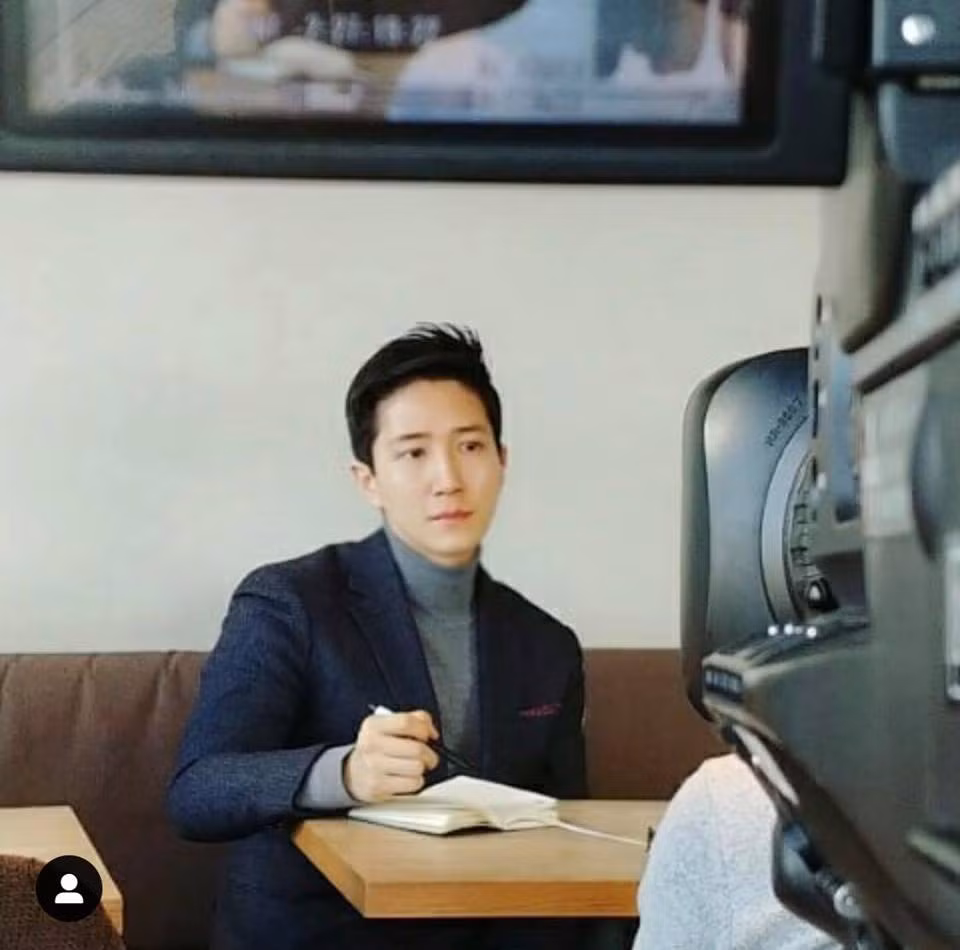 Nhiều CDM khen ngợi nhan sắc cũng như hy vọng anh sẽ có trải nghiệm thú vị, hoàn thành công việc thật tốt trong sự kiện lần này.