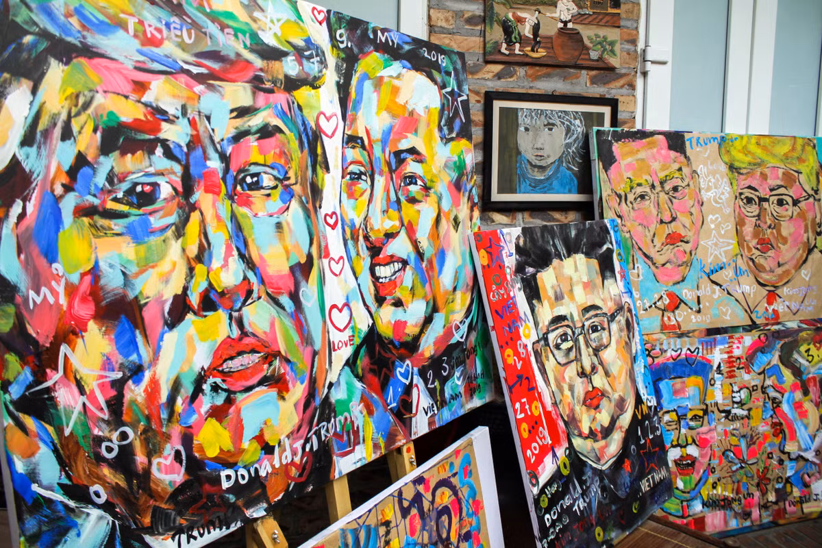 Sau khi hoàn thành, tất cả những tác phẩm sẽ được trưng bày tại triễn lãm nghệ thuật. "Bộ ảnh này được vẽ vào đúng dịp hội nghị thượng đỉnh Mỹ - Triều lần 2 được diễn ra tại Việt Nam, nên rất có ý nghĩa và tôi sẽ không bán mà để trưng bày, triển lãm", anh Bình chia sẻ.