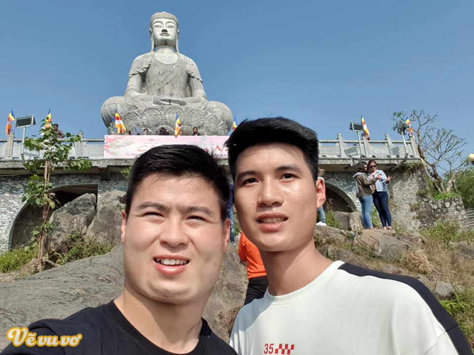 Trông Duy Mạnh có vẻ hơi ngấy.