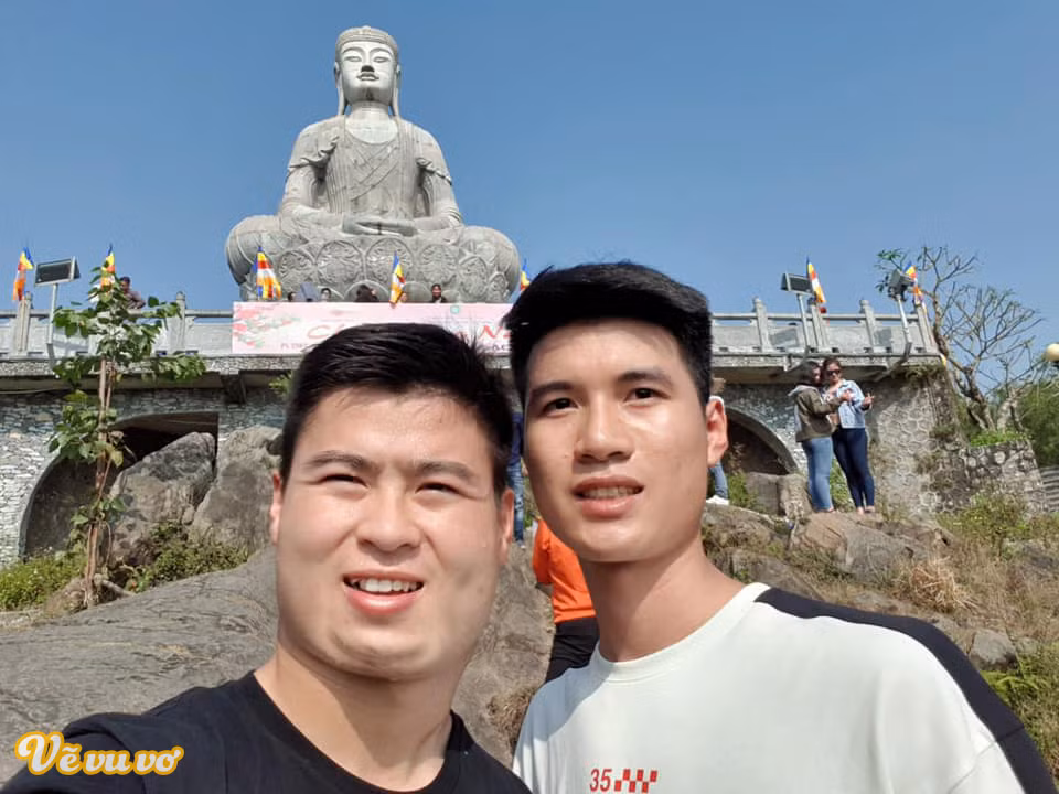 Trông Duy Mạnh có vẻ hơi ngấy.