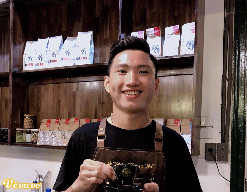 Đoàn Văn Hậu lại được CDM nhận xét là có da có thịt trông bảnh hơn.