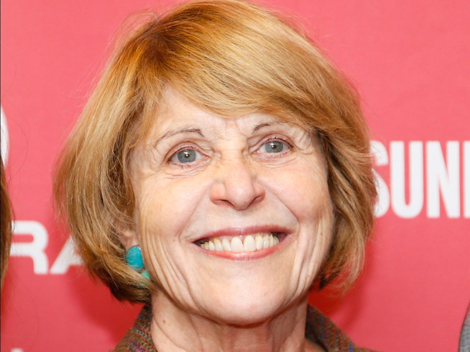 2. Dagmar Dolby - giá trị tài sản ròng 4,1 tỷ USD Đứng thứ hai trong danh sách là nữ tỷ phú 77 tuổi người Mỹ đang sở hữu 38% cổ phần tại Dolby Laboratories, công ty sản xuất các thiết bị âm thanh. Bà Dolby là cổ đông lớn nhất tại chính công ty do người chồng quá cố của mình sáng lập năm 1965.