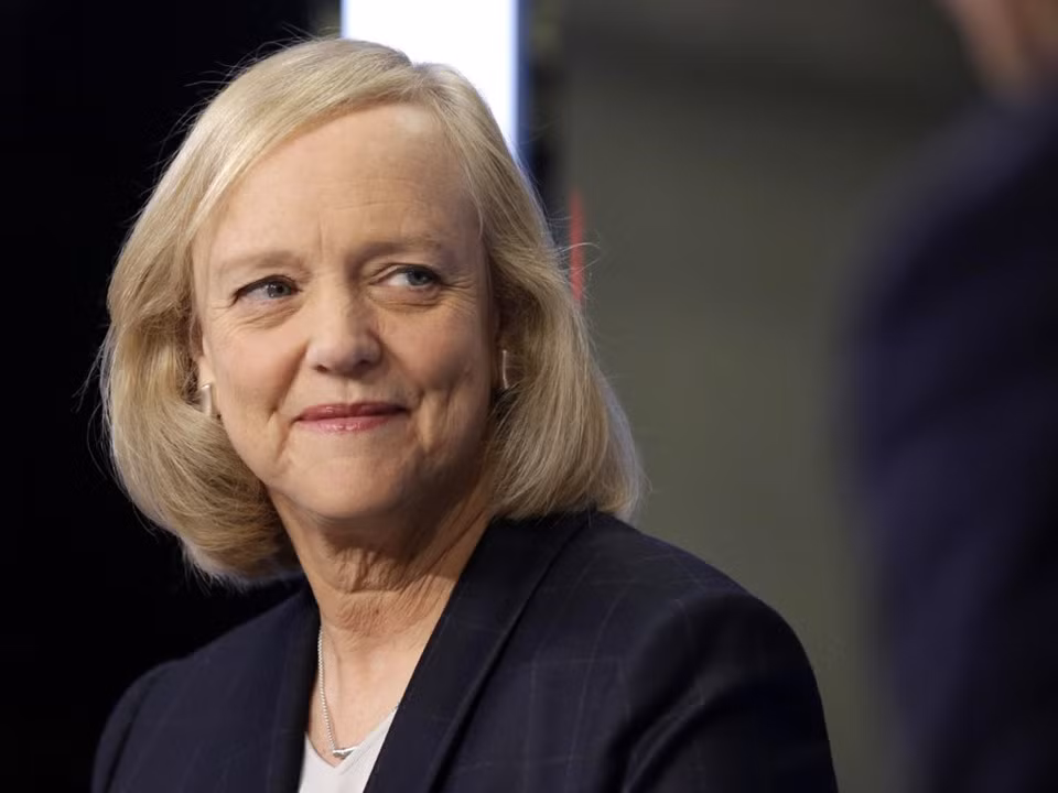 4. Meg Whitman - giá trị tài sản ròng 3,3 tỷ USD Bốn vị trí đầu tiên trong bảng xếp hạng 10 nữ tỷ phú giàu nhất thế giới công nghệ đều là người Mỹ. Bà Whitman năm nay 62 tuổi, từng giữ chức CEO của eBay cho đến năm 2008. Trong 10 năm dưới quyền điều hành của bà Whitman, doanh thu hàng năm của eBay tăng từ 5,7 triệu USD lên đến 8 tỷ USD. Nữ tỷ phú cũng từng đảm nhận vai trò CEO của HP từ năm 2011 đến 2015. Tháng 4/2018, bà Whitman trở thành CEO của Quibi, một nền tảng chia sẻ video ngắn đã gọi vốn thành công 1 tỷ USD.