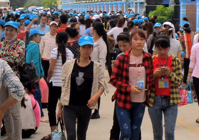 Khong duoc de xe trong cong ty, 8.000 cong nhan dinh cong