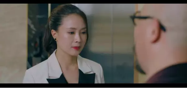 Vao vai luat su, Duong Mich va Hong Diem ai dien tot hon?-Hinh-4