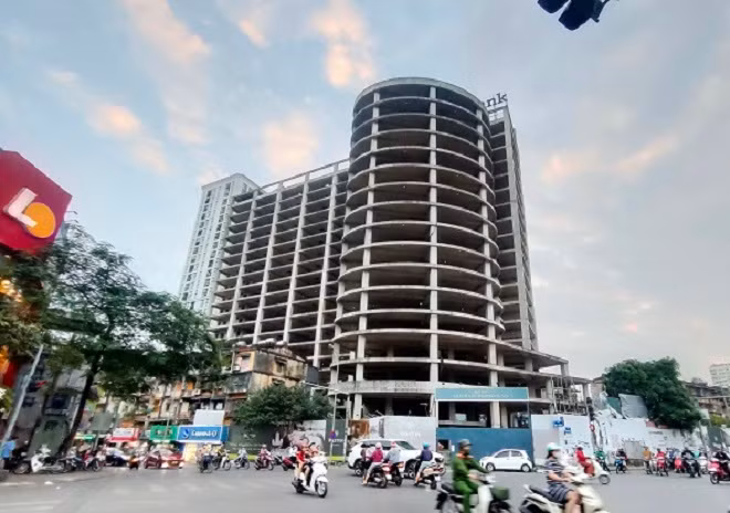 Dự án tổ hợp khách sạn Sao Phương Đông (tên thương mại là dự án khách sạn Westin Hà Nội) tọa lạc tại số 269 Kim Mã, phường Giảng Võ, quận Ba Đình, TP Hà Nội. Chủ đầu tư dự án là Công ty CP Du lịch và Thương Mại sao Phương Đông. 