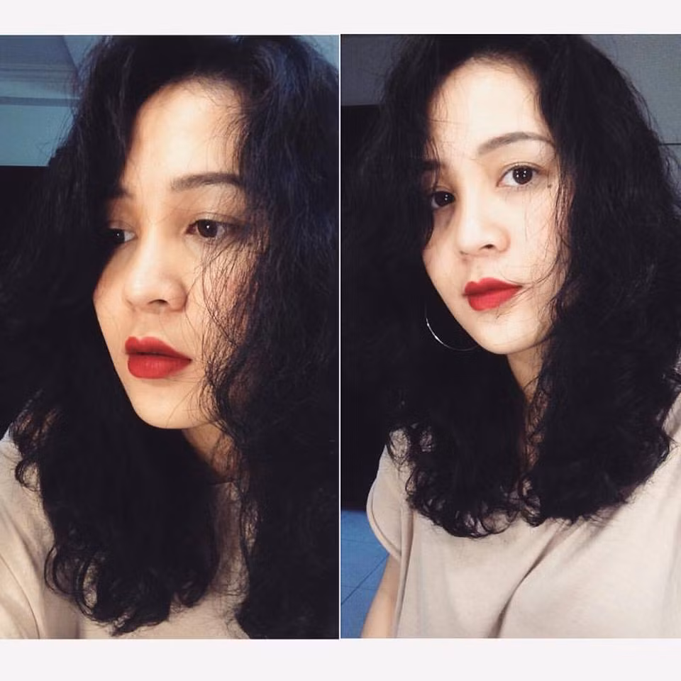 Đăng một bức ảnh thú vị lên Facebook, Huyền Phương cũng nhận lại những dòng bình luận, nhận xét "khó đỡ" không kém. Nhiều người bạn của Phương bình luận trêu đùa: "Giống nhau quá! Chỉ khác mỗi khuôn mặt thôi!". Quả thật, tuy khuôn mặt của Huyền Phương và NSND Lan Hương không có nhiều nét giống nhau nhưng biểu cảm cau có của cô nàng lại tạo ra nhiều tiếng cười, cảm nhận thú vị cho người xem ảnh.