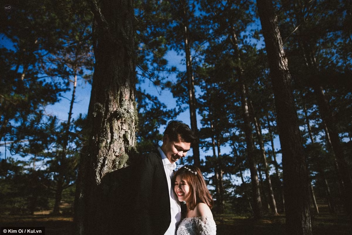 Vì tình yêu người ta có thể vượt qua muôn trùng cách trở, dù đó là là khoảng cảnh về thời gian, không gian hay ngoại hình. Cặp đôi đũa lệch Kim Thuỳ và Đức Thảo cũng không nằm ngoài sức hút của tình yêu.