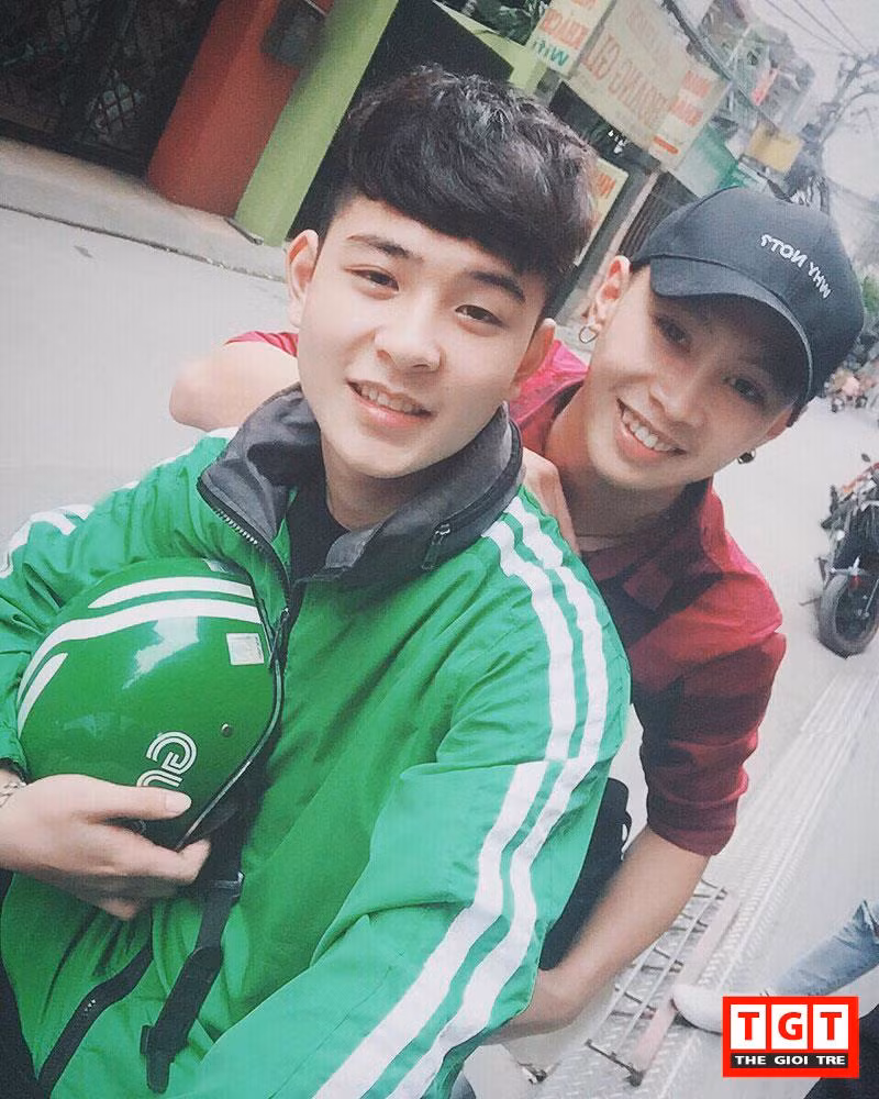 Thông tin về anh chàng điển trai được nhắc tới với danh xưng "soái ca" Grab bike sẽ được cập nhập ở bài viết sau.