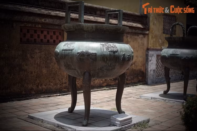 Từ những điều trên, TS. Phan Thanh Hải khẳng định Cửu Đỉnh hoàn toàn đáp ứng đầy đủ các tiêu chí của UNESCO về di sản tư liệu: 1 - Ý nghĩa lịch sử; 2 - Hình thức và kiểu dáng; 3 - Ý nghĩa xã hội; 4 - Tính cộng đồng và tinh thần; 5 - Tính độc đáo, hiếm có; 6 - Tình trạng toàn vẹn, đầy đủ...