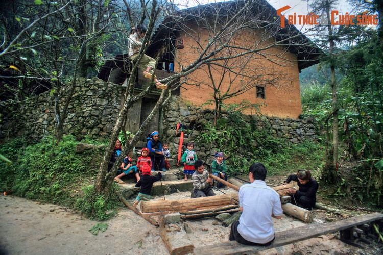 Đến với nơi địa đầu đất nước này, bất kỳ du khách phương xa nào cũng có thể cảm nhận được sự ấm áp đến từ những người đồng bào thân thiện và hiếu khách.