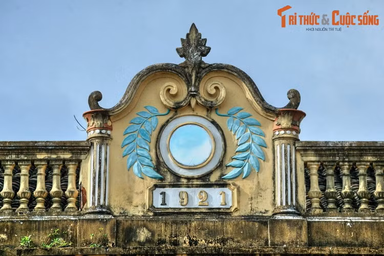 Hiện tại dinh Hoàng A Tưởng nằm dưới sự quản lý của Sở Văn hóa Thể thao Du lịch Lào Cai. Vào năm 1999, công trình này đã được công nhận là Di tích kiến trúc nghệ thuật cấp quốc gia.