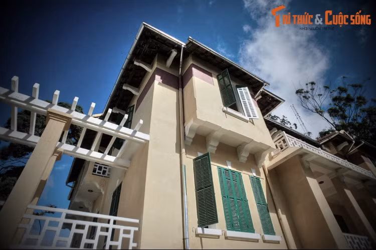 Đến năm 2011, tỉnh Lâm Đồng có chủ trương giao cho một nhà đầu tư tôn tạo công trình để khai thác kinh doanh, nhưng họ không thực hiện. Báo chí khi đó đã phản ánh sự lãng phí khi bỏ hoang dinh thự này.