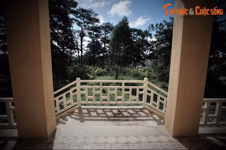 Sau 1975, dinh Tỉnh trưởng trở thành Cung Thiếu nhi. Đến năm 1978 nơi này trở thành Bảo tàng tỉnh Lâm Đồng. Khi Bảo tàng dời về đường Hùng Vương năm 1999 thì dinh bị bỏ hoang phế.