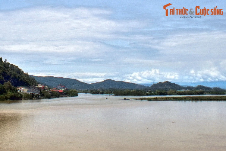 Nhiều tên núi, tên đất và tên làng nằm dọc sông Lam vẫn còn mang dấu tích cuộc kháng chiến chống giặc Minh của nghĩa quân Lê Lợi, như Bãi Xa, Bãi Sở (Tương Dương), Đò Rồng, Bồ Ải, Khả Lưu (Anh Sơn), Lam Thành (Hưng Nguyên)...