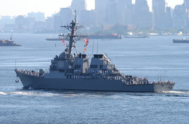 Việc trang bị cụm radar mảng pha quét điện tử AN/SPY-1, tên lửa đánh chặn SM-2/3 và hệ thống phòng thủ Aegis biến tàu khu trục lớp Arleigh Burke thành tổ hợp chống tên lửa đạn đạo và diệt vệ tinh hiệu quả nhất trong biên chế hải quân Mỹ.