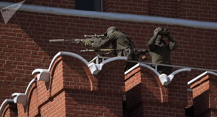 Đây là súng bắn tỉa thế hệ mới được tổ hợp Tochnost nghiên cứu, thiết kế và giao cho nhà máy của Công ty ORSIS Promtexnologia sản xuất. T-5000 là vũ khí chuyên dụng trang bị cho các đơn vị đặc nhiệm chống khủng bố hoặc quân đội để thực hiện các nhiệm vụ đặc biệt.