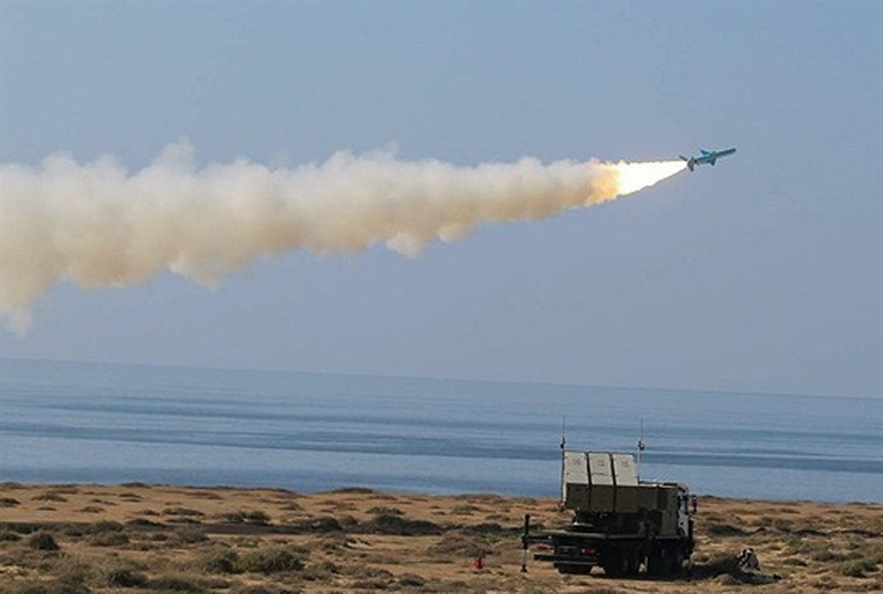 Về lý thuyết, với cấu hình này, cano cao tốc của Hải quân Syria đủ sức tấn công và phá hủy 2 chiến hạm ngàn tấn mỗi lần làm nhiệm vụ. Để làm được điều đó, tên lửa Noor sở hữu những thông số cực ấn tượng.