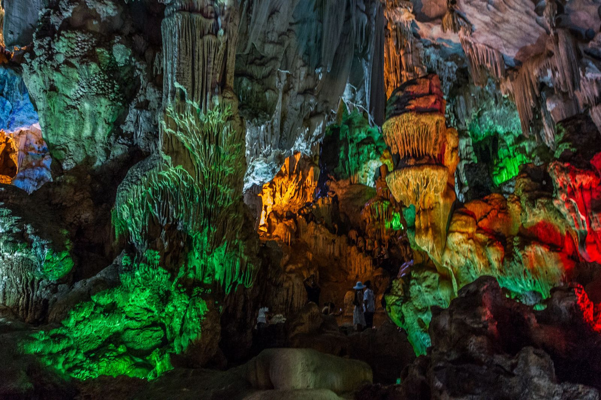 Kham pha hang dong dep hoang so, he dong thuc vat phong phu nhat VN-Hinh-4